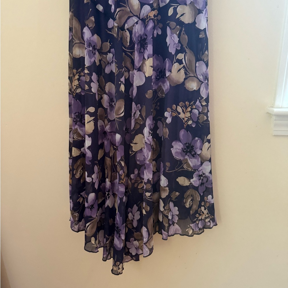 Connected Apparel Purple Floral Asymmetrical Midi Dress - Picture 8 of 9